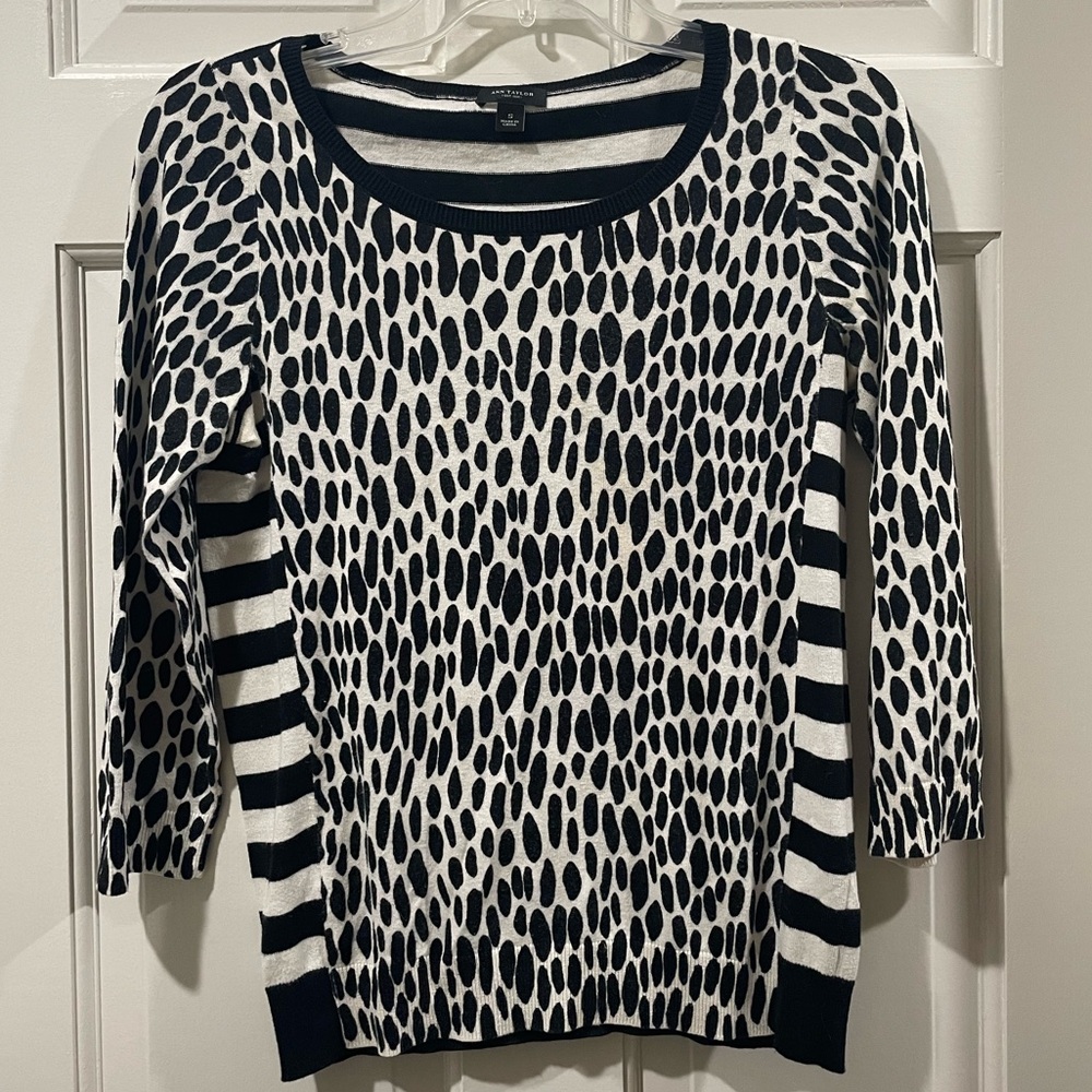 Ann Taylor Black & White Mixed Patterned Sweater